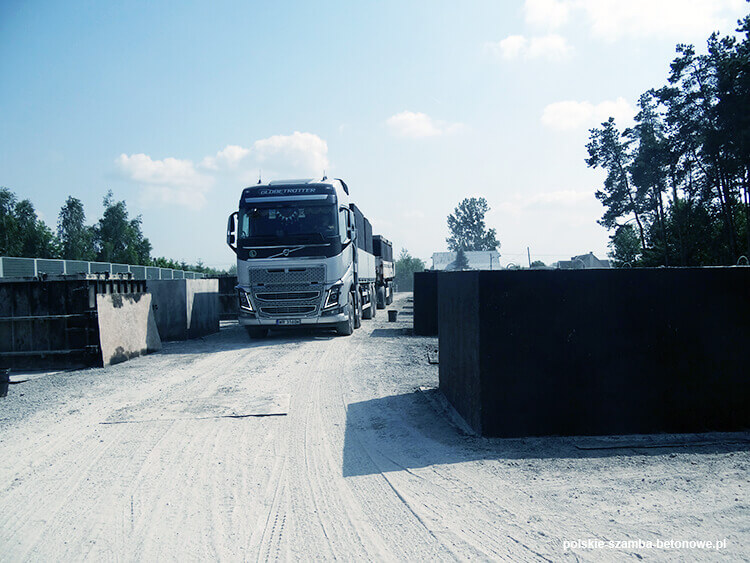 Transport szamb betonowych  w Milanówku
